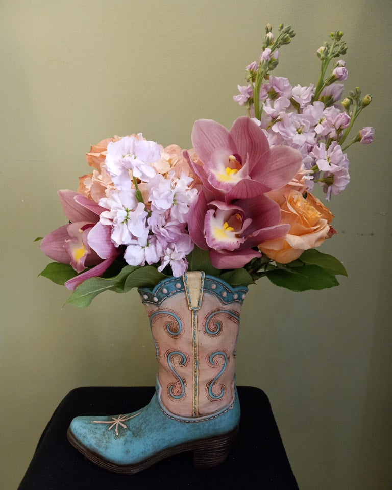 Rodeo Chic Flowers to Go in Sundance Square