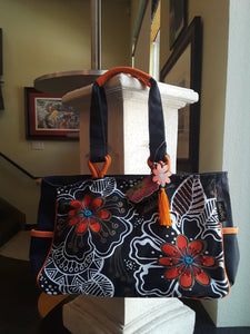 Black/White floral medium tote